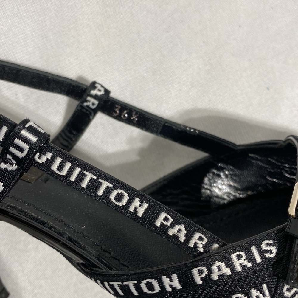 Louis Vuitton - Picture 5 of 9